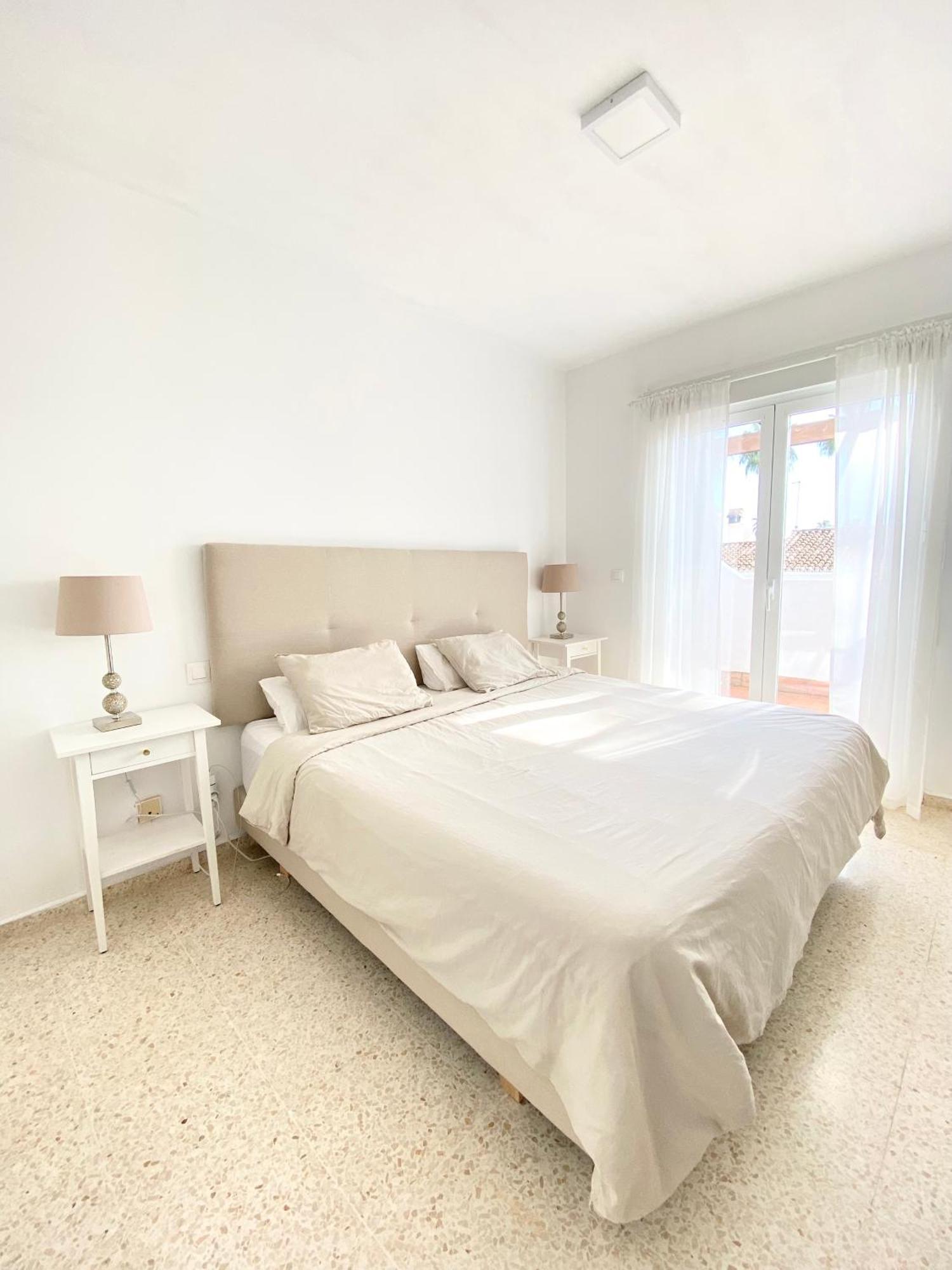 Villa Townhouse W/Sea View & Garden à Estepona Extérieur photo